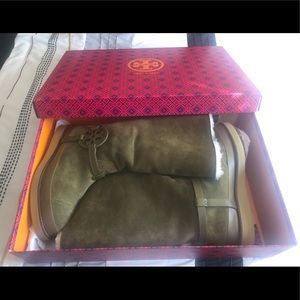 Brand new!Beautiful Tory Burch boots